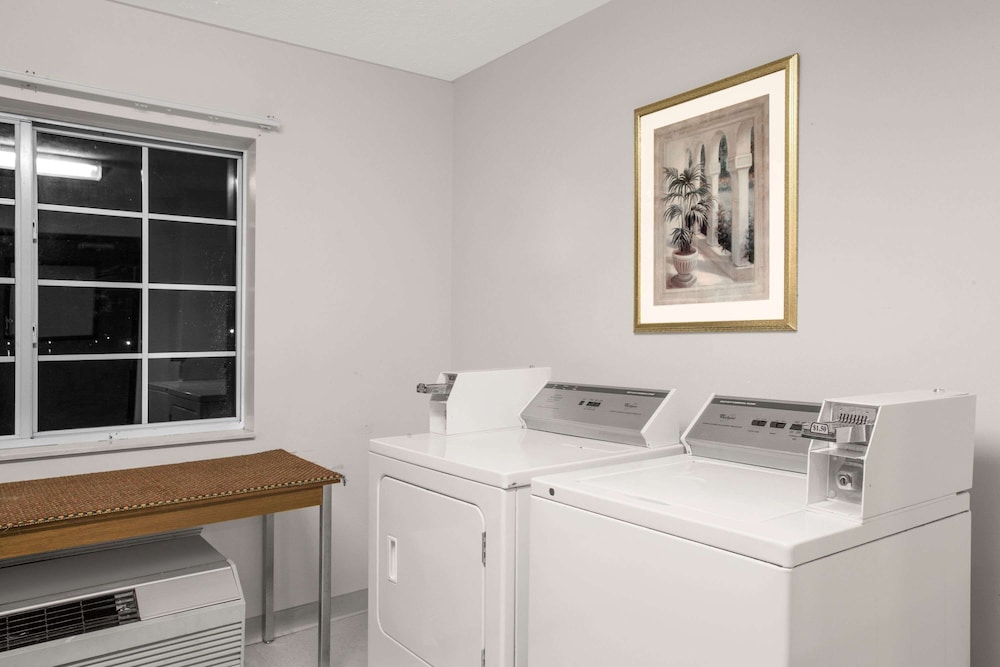 Meridian Vacations - Microtel Inn  Suites by Wyndham Meridian - Property Image 14