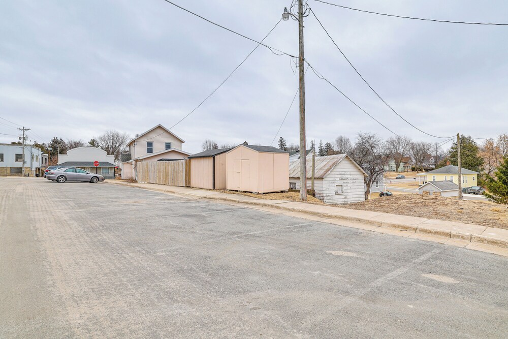 Walkable Main Street Location: Spring Grove Apt