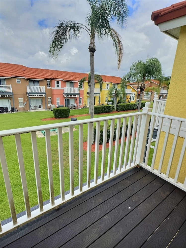 3BR Townhome Lake Berkley - Near Disney