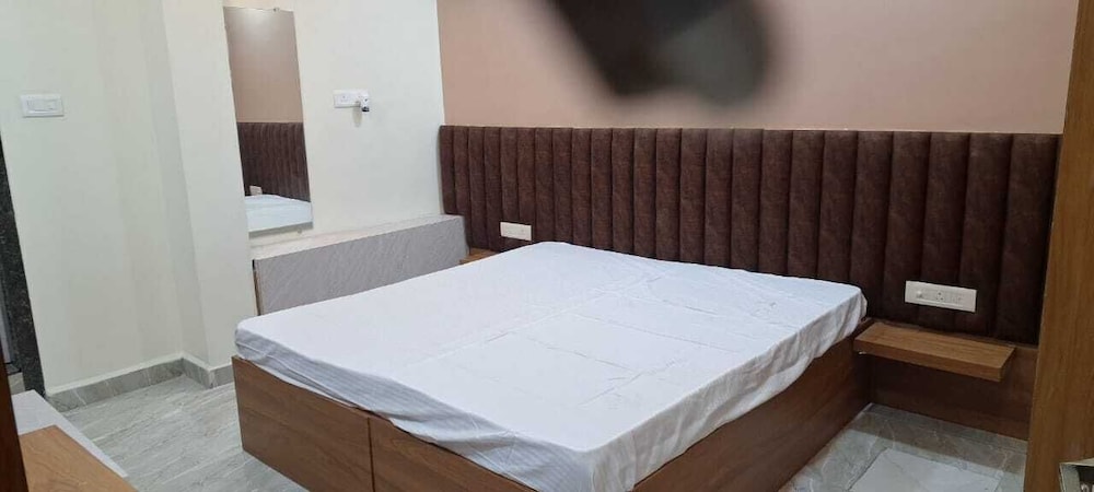 Hotel Keshav