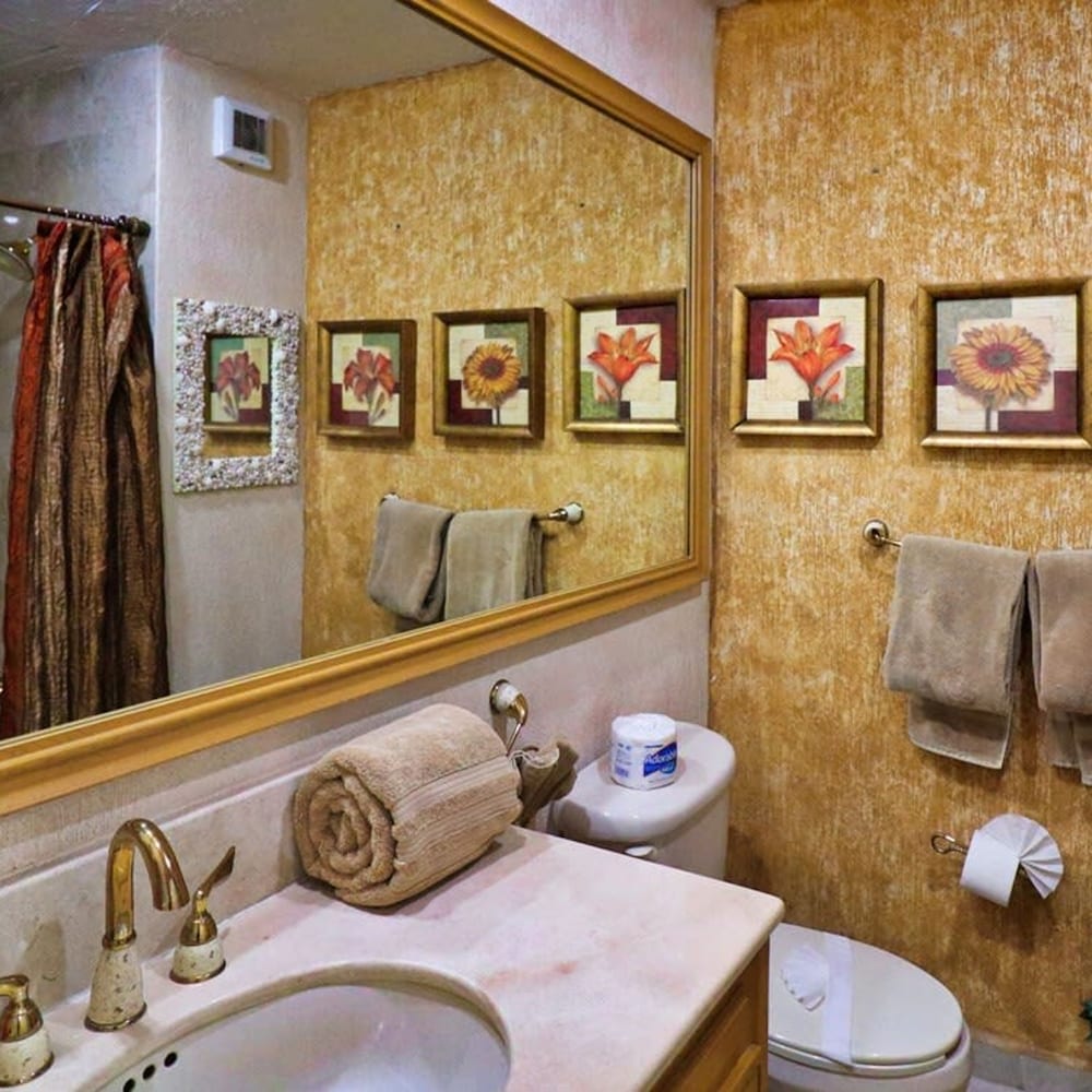 Beautiful Condo on Sandy Beach Sonoran Sea