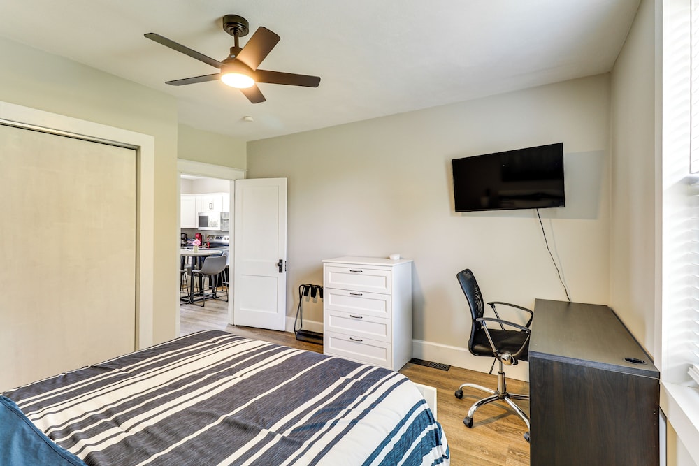 14 Mi to St Louis: Dog-friendly Columbia Home