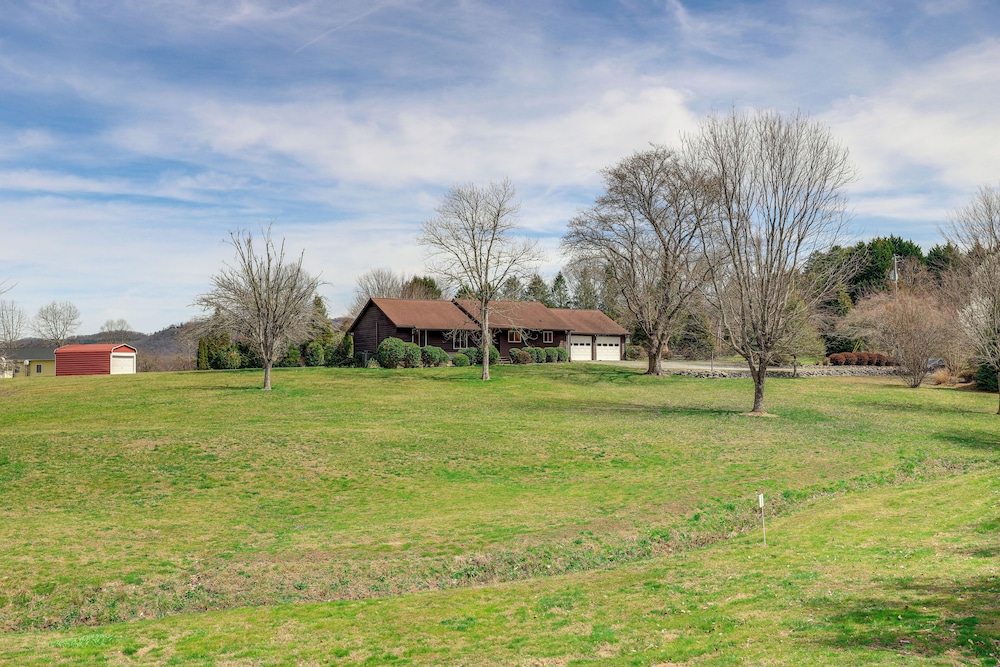 River Access & Gorgeous Views: Pisgah Forest Home!