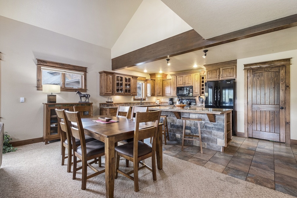 Twin Pines -- Ev 6123 3 Bedroom Townhouse by RedAwning - Property Image 49