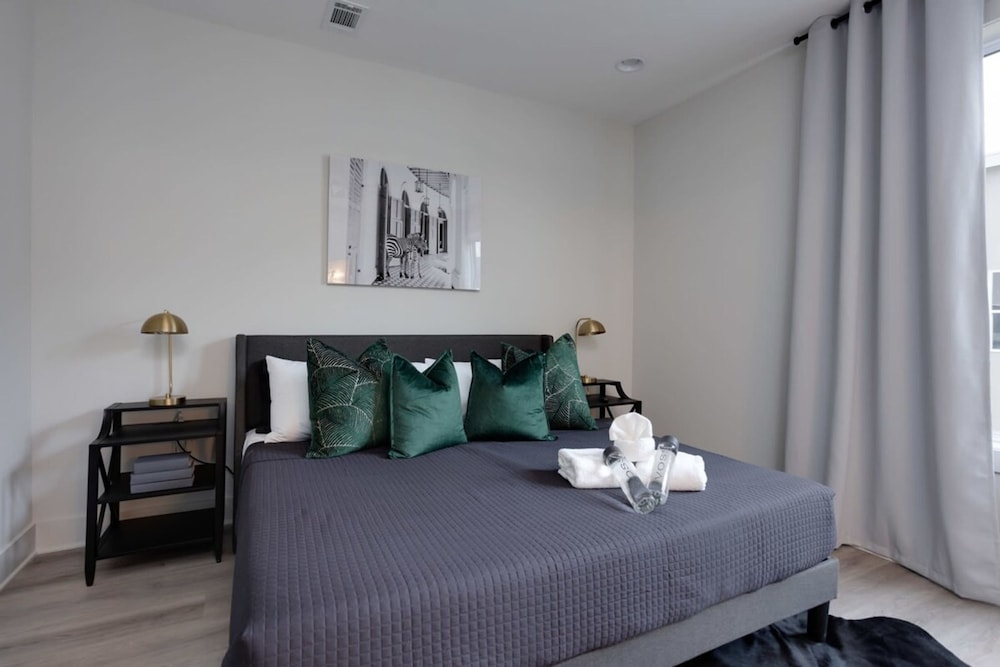 East Nash Double - 26 Beds Booking Fast