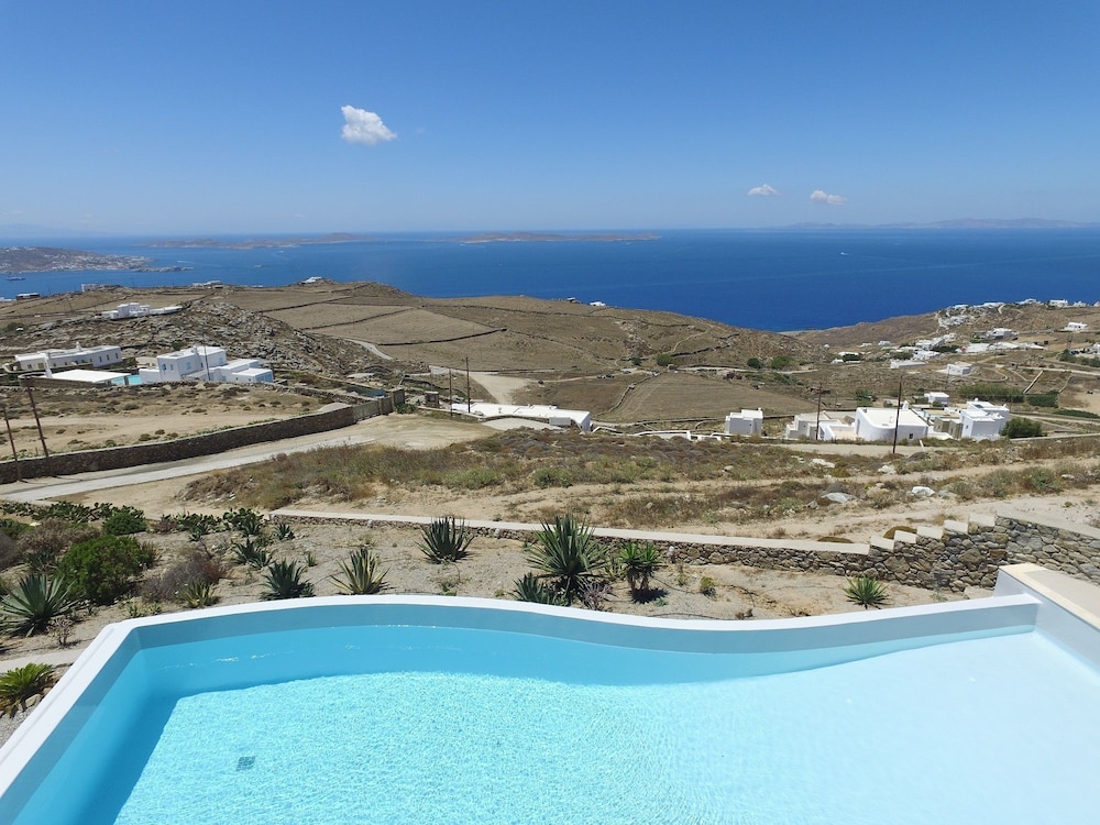 Villa DeLucien