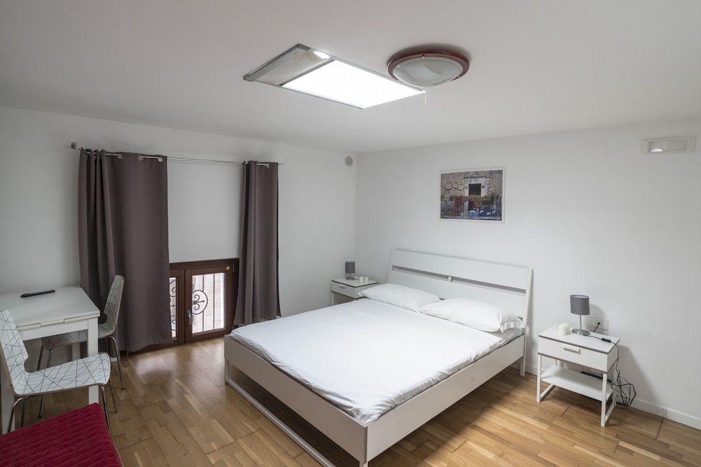 Nuccia Serra 29 en Bari — bedroom