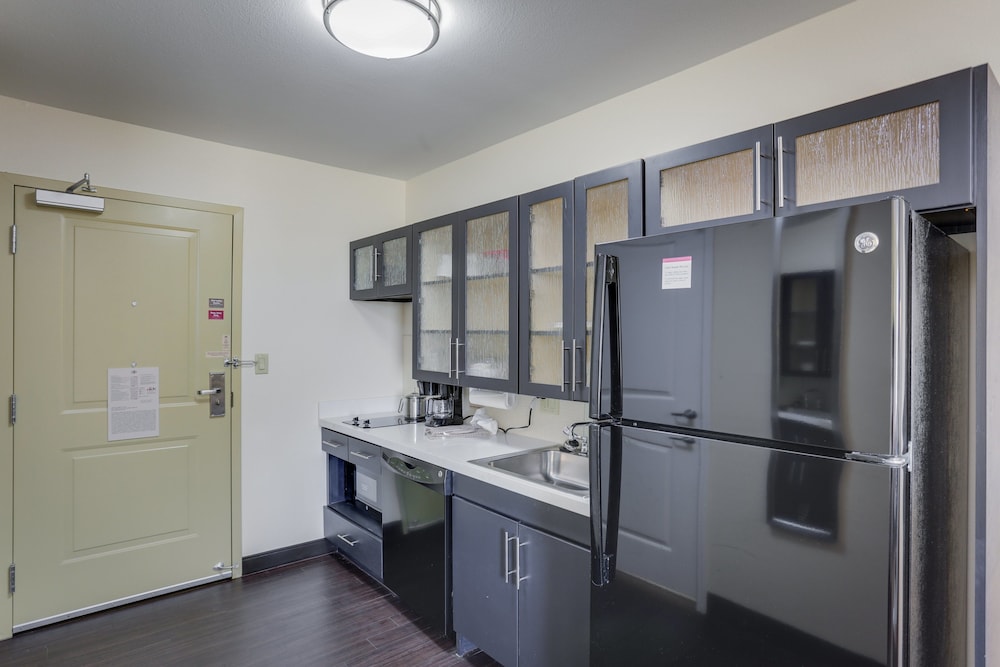 Candlewood Suites College Station At University by IHG