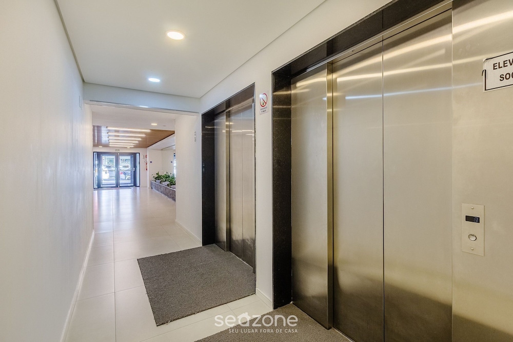 Beautiful Apartment in Condo With Pool Rpf0605