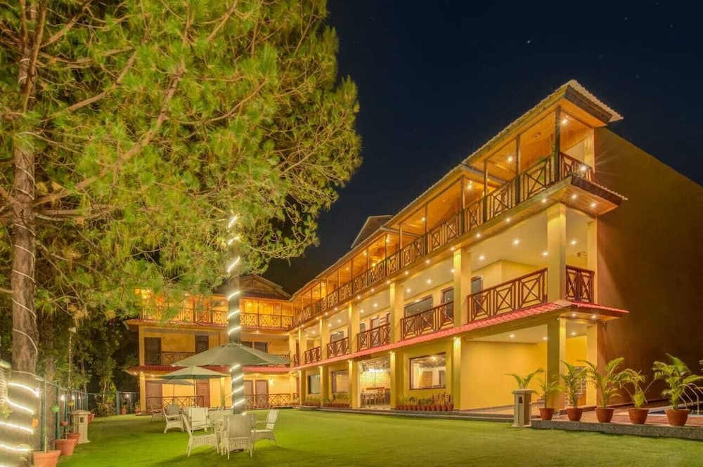 Aavaas Hill Resort