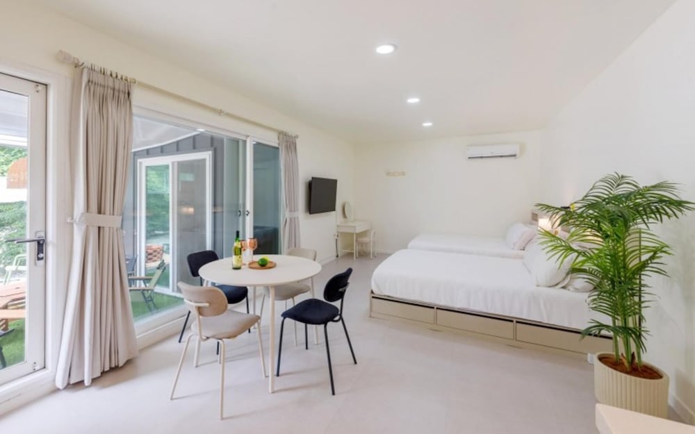 hotel room