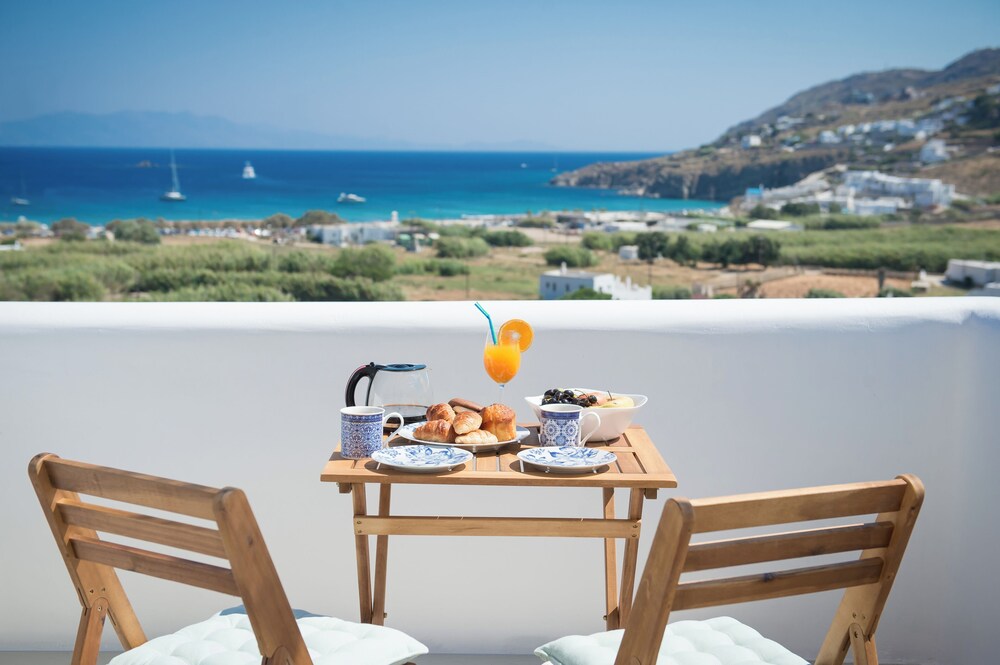 Mykonos4Islands Seaside Homes and Suites