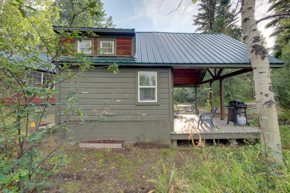 Ski, Hike, Relax By Water: Rustic Mccall Tiny Home