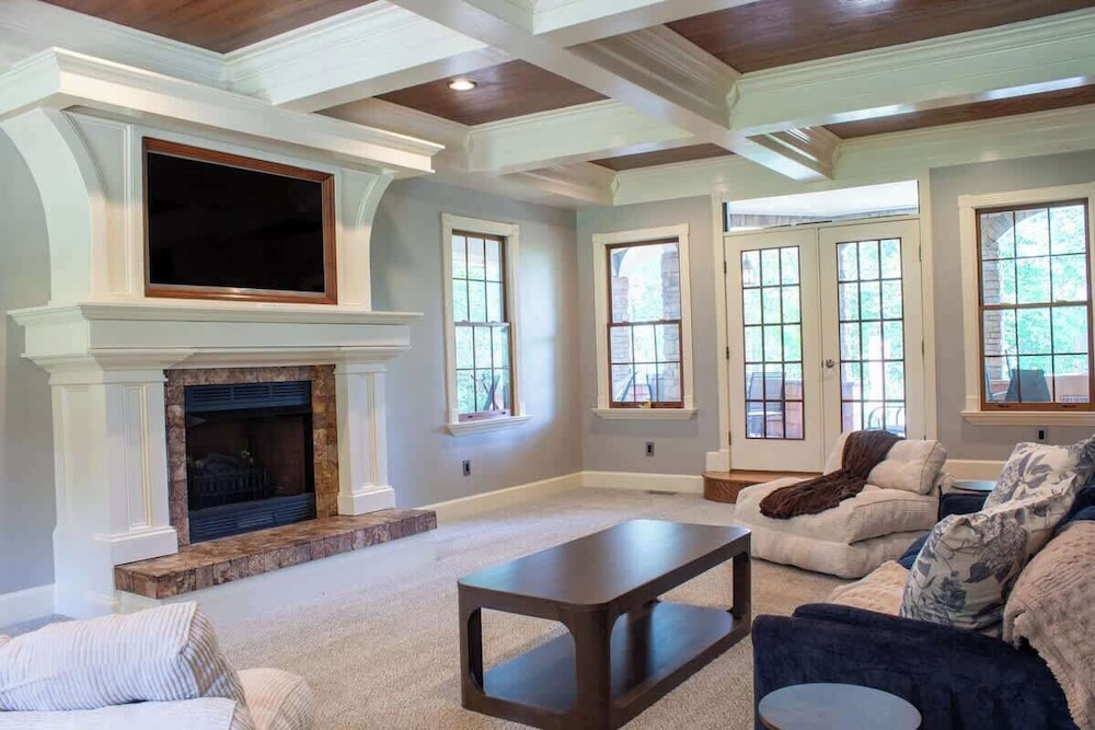 Creekside Haven With Dock Scenic Views