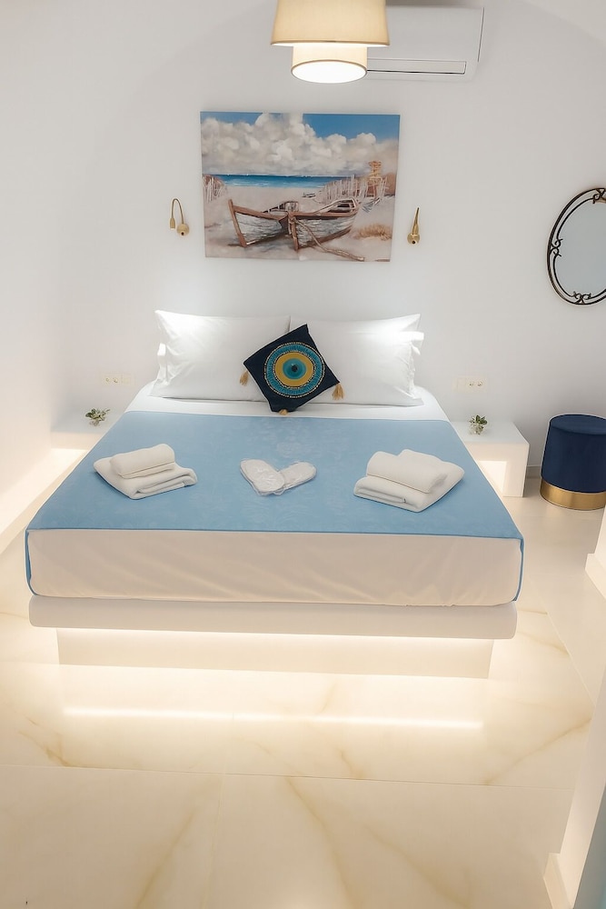 SantoNight Luxury Villas