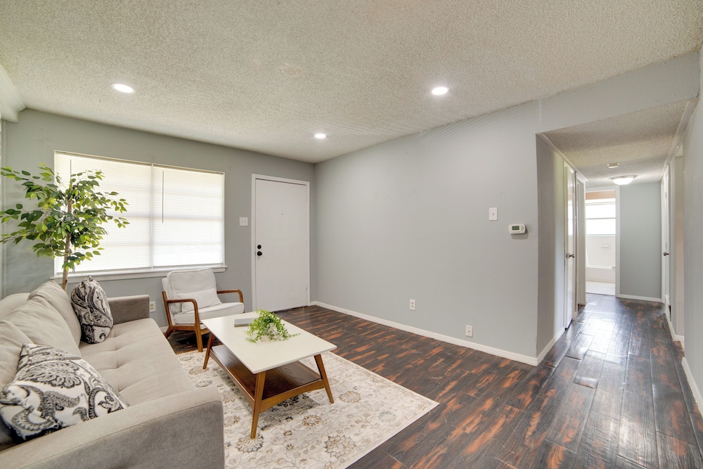Pet-friendly Sachse Home: Large Fenced Yard