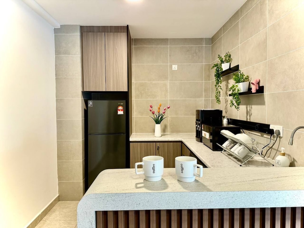 ICC Luxury Suites By Grab A Stay