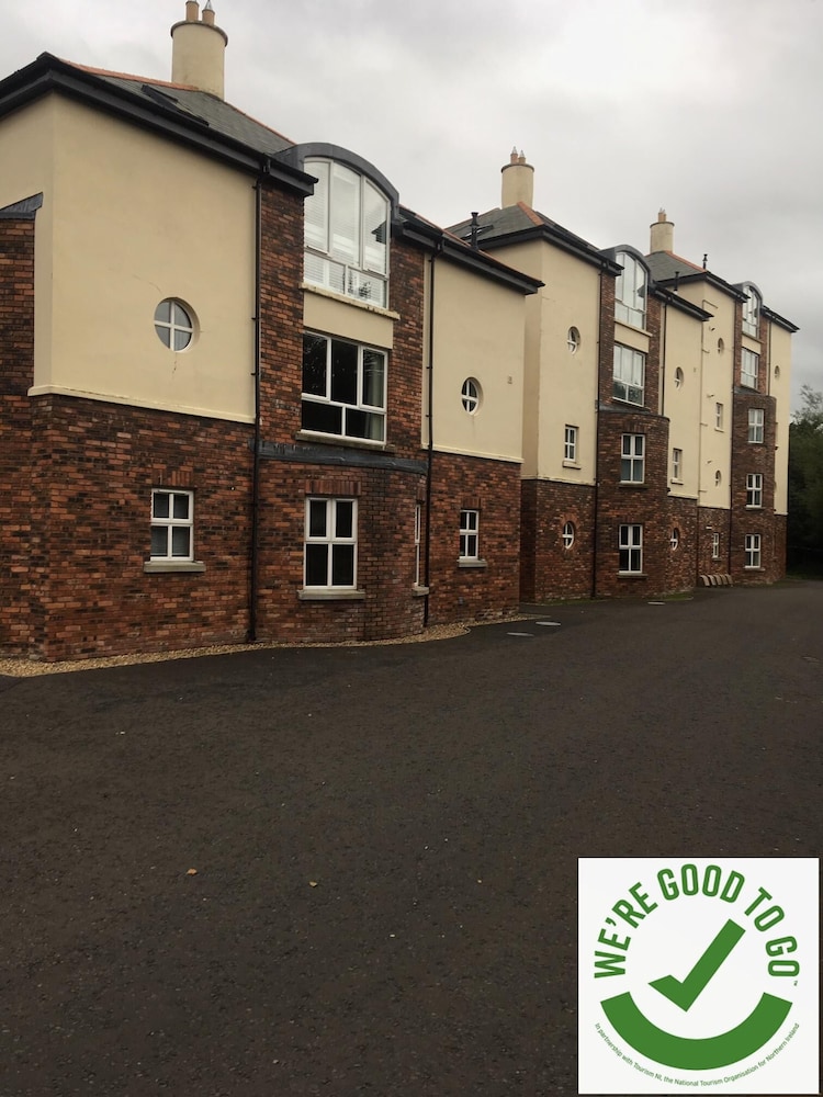 Shell Hill 3-bed Apt, Sleeps 6, 15 Mins to Beach view 4
