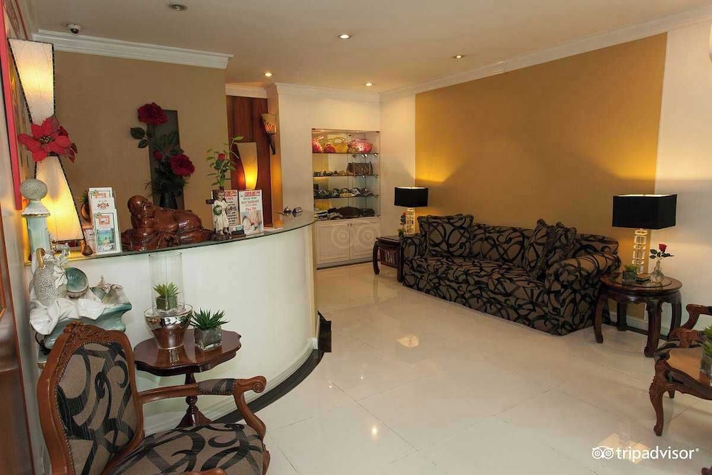 Townhouse OAK Makati Manila Near PNR Pasay Evangelista formerly VIP Suites