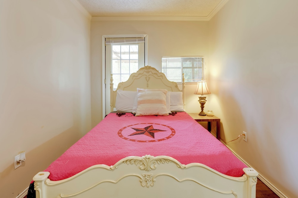 Bike & Hike On-site: Inviting Cleveland Retreat!