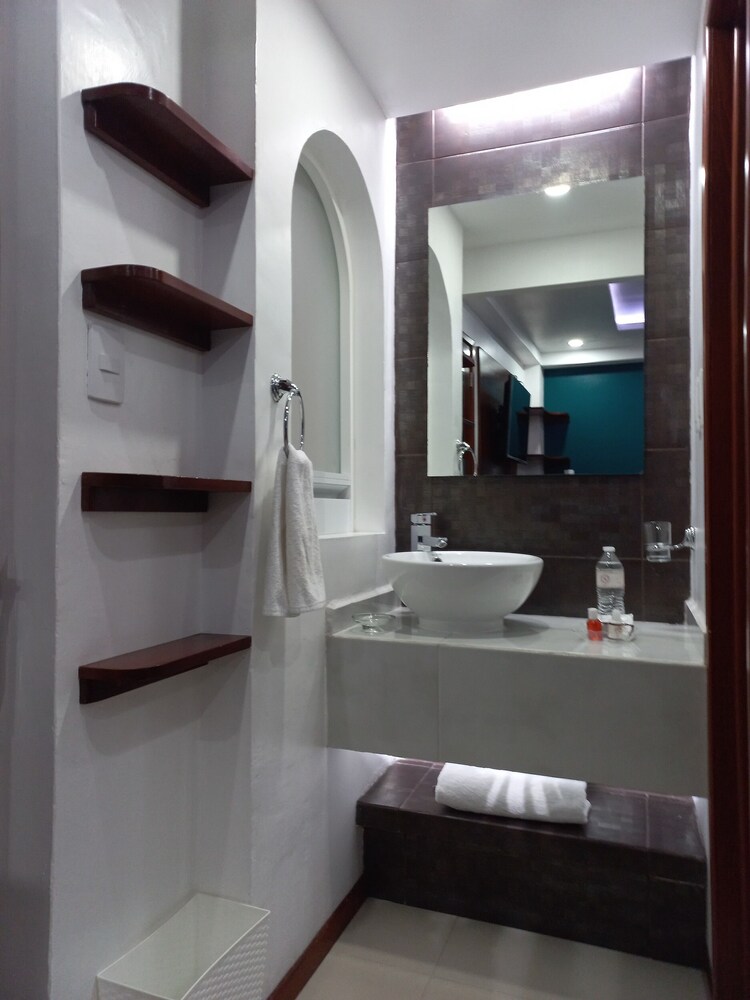 La Aurora Hotel like Home