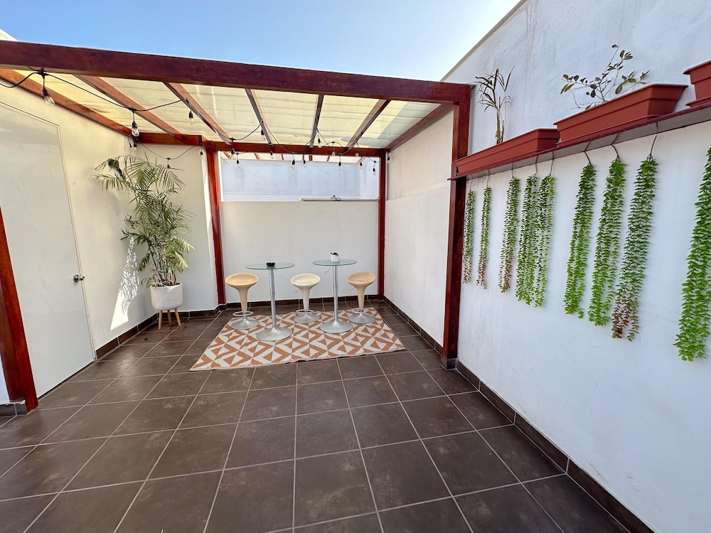 Exclusive Apartment with Private Terrace (1504)