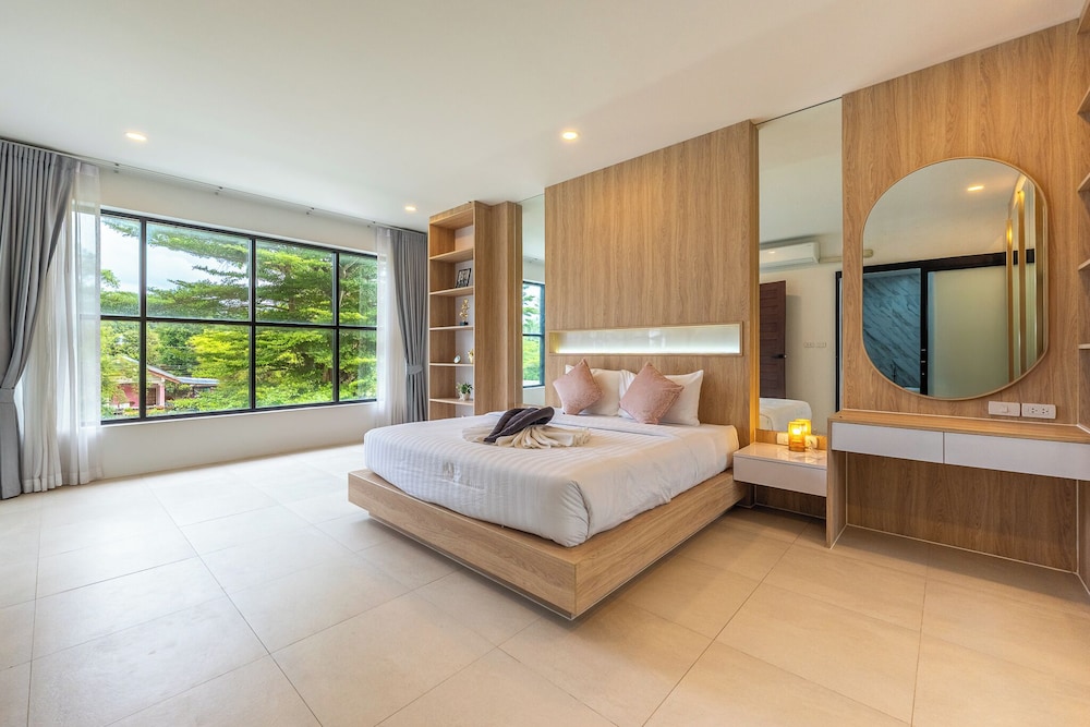 One of Phukets Best Villas V212
