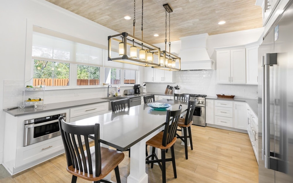 5BR Getaway w/ Private Pool, Golf Cart, 4 Bikes & 30A Convenience!