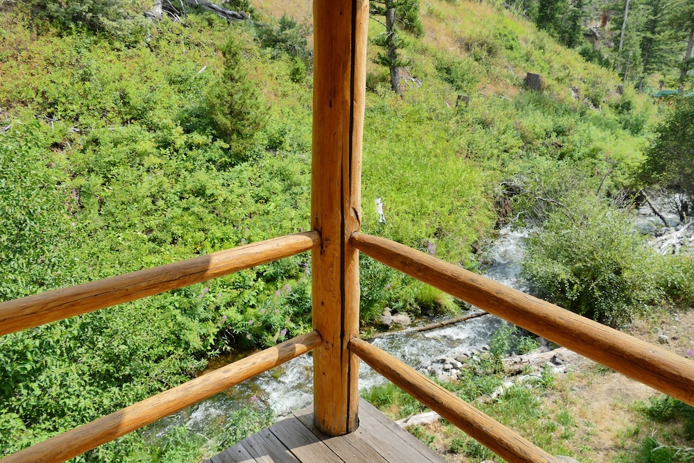 Creekside Lodge at Yellowstone