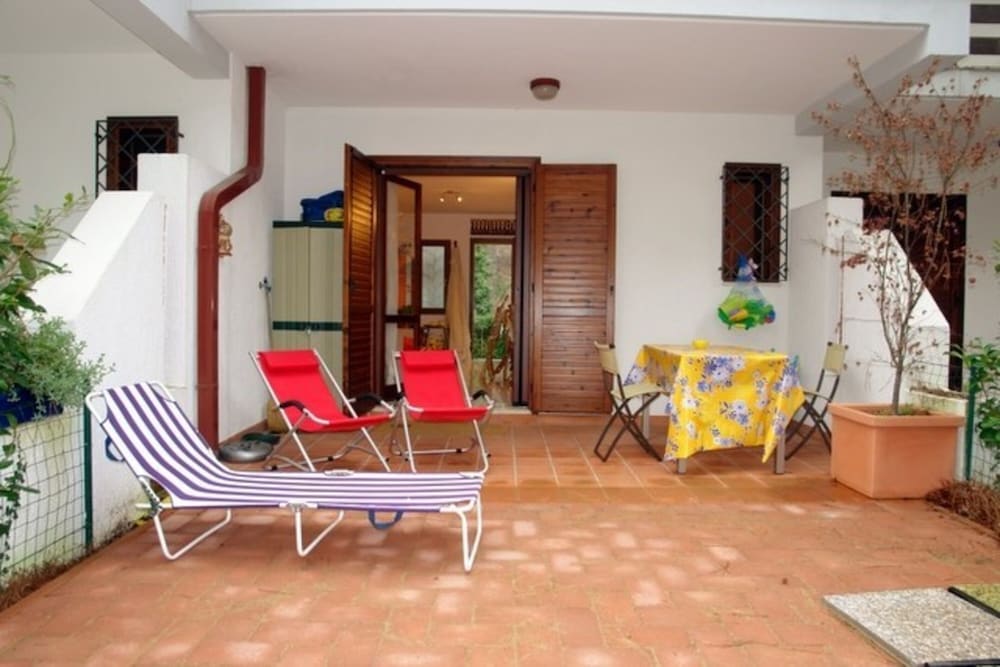 Excellently Equipped row House With Fenced Garden for 8 in Lignano Pineta