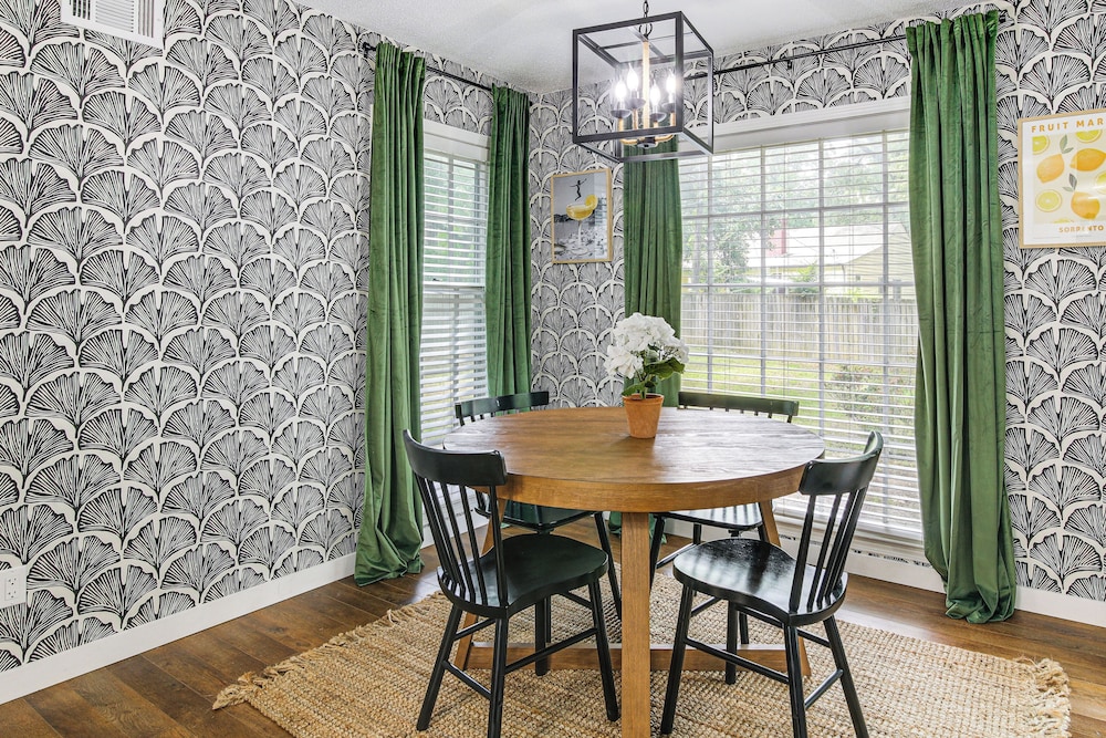 6 Mi to Shelby Farms Park: Family Home in Memphis
