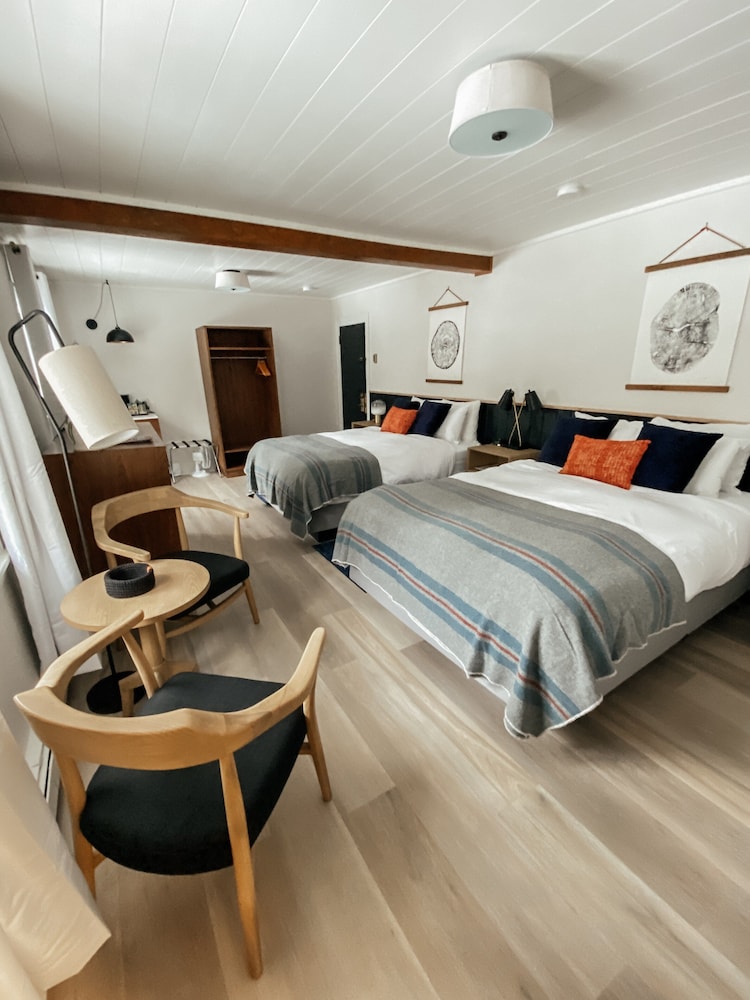 Cascade Lodge