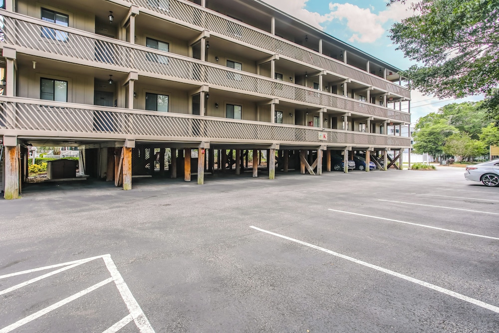 Poolside Fun + Ocean Strolls: Myrtle Beach Oasis!