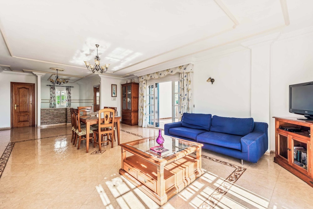 Villa Maria Isabel