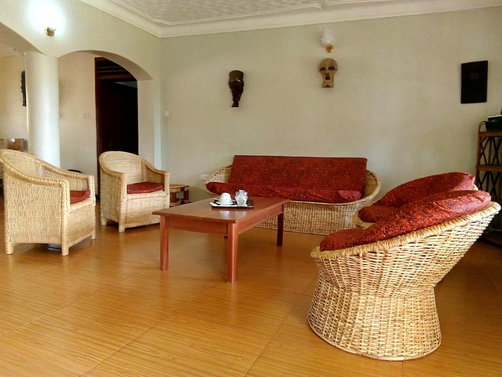 Colonial Residence
