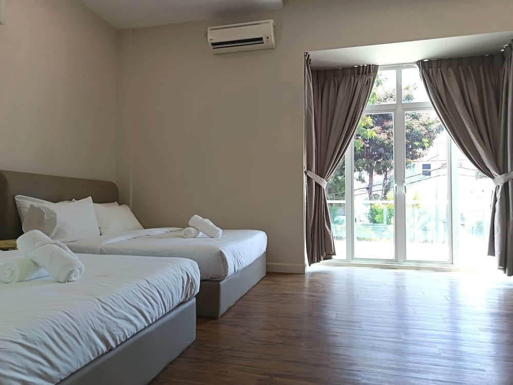 myRoom at 11 J Adams