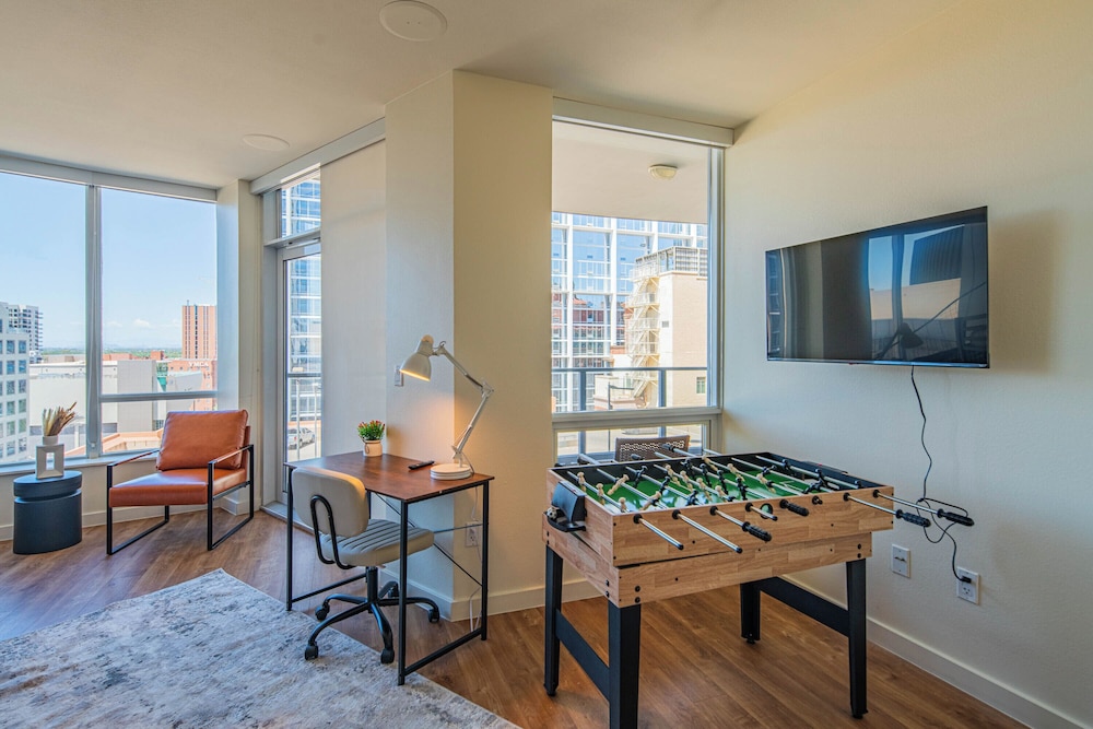 ROVE LIVING/KL - 44 Monroe