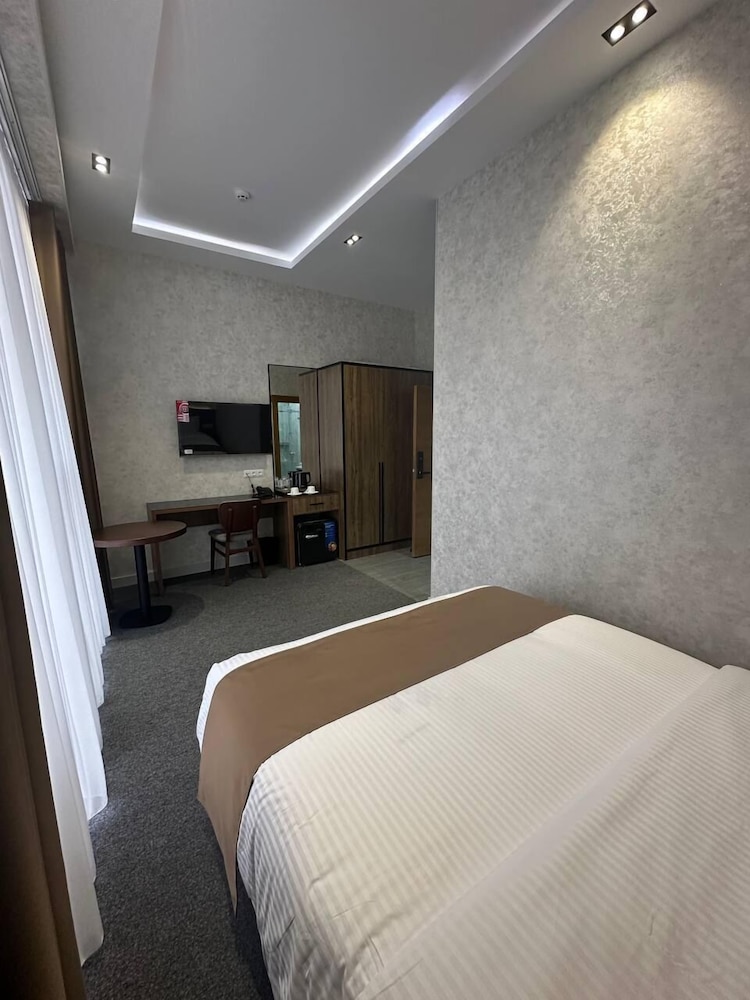 The loren hotel
