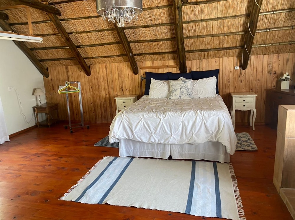 Stunning Private Cottage in the Heart of Nyanga - 2095