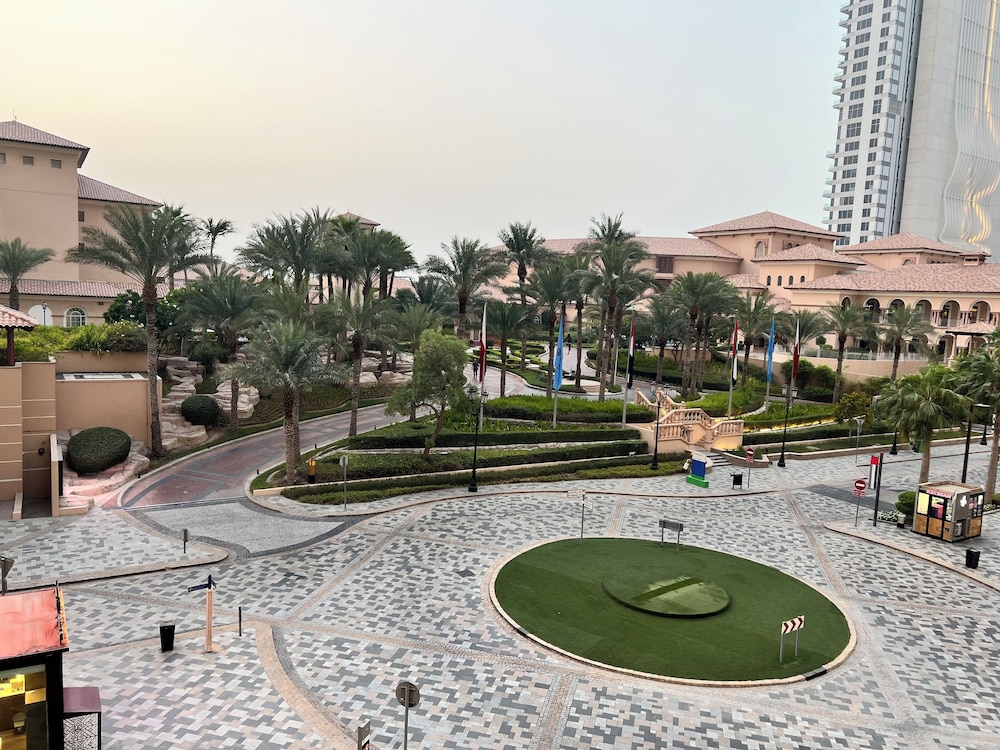 Robin Beach Hostel JBR