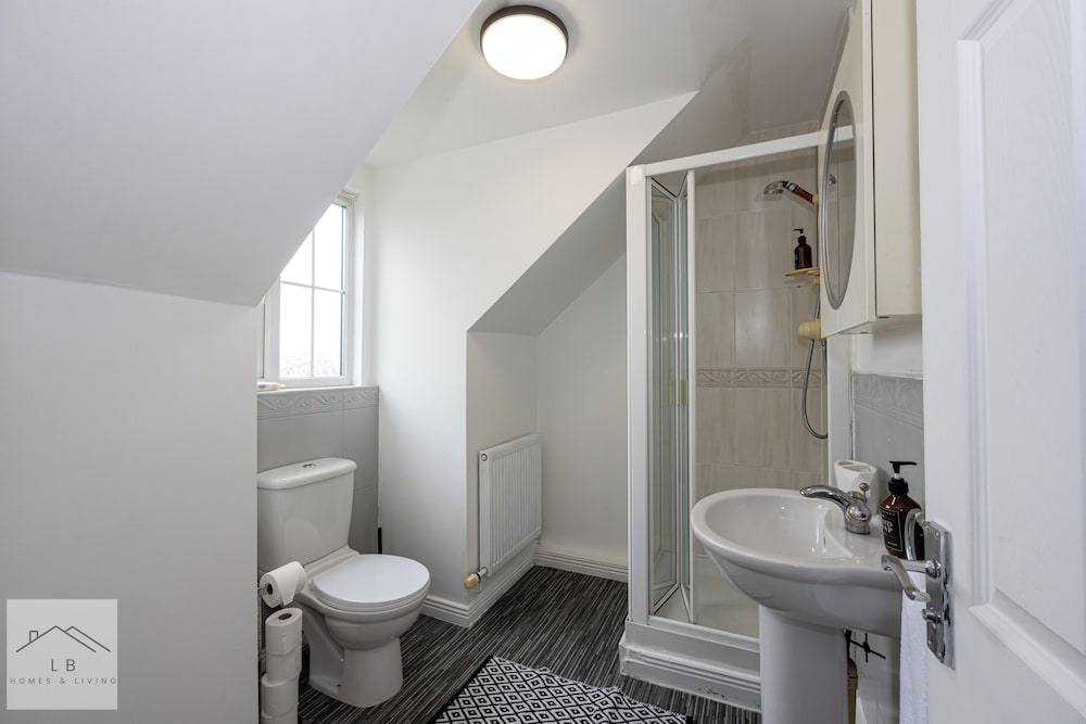 Comfy House - Sleeps 14 - 14 min to City Centre