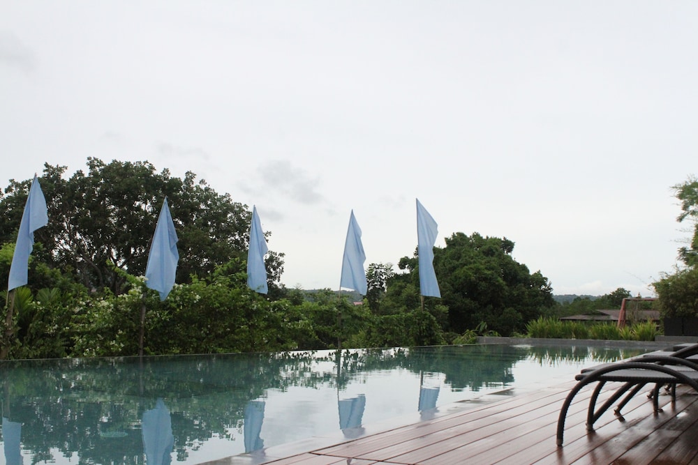 Ocean Suites Boutique Hotel