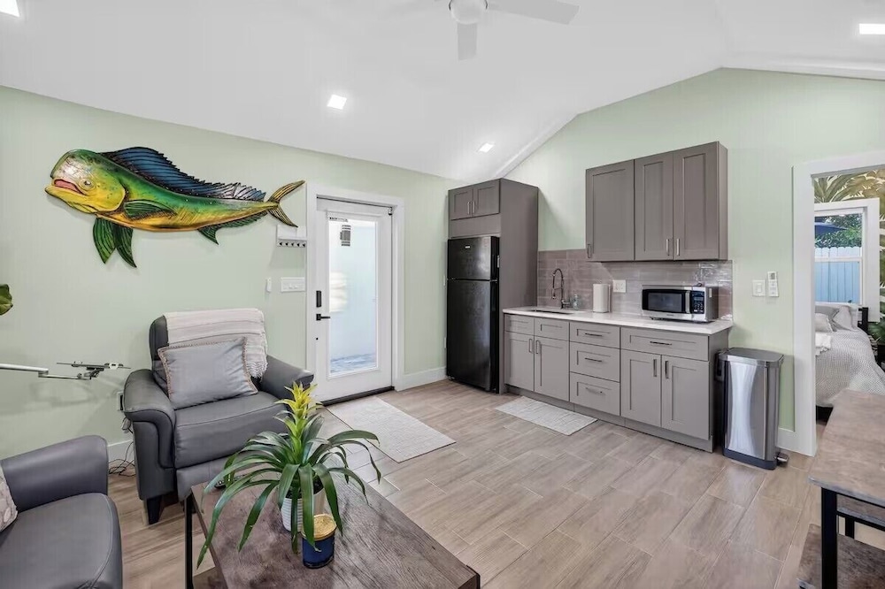 Paradise by the Sea - Cottage