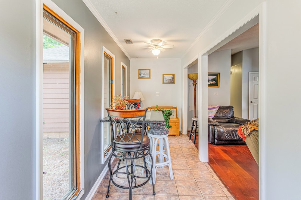 Home Office, Deck + Shared Pool: Little River Home