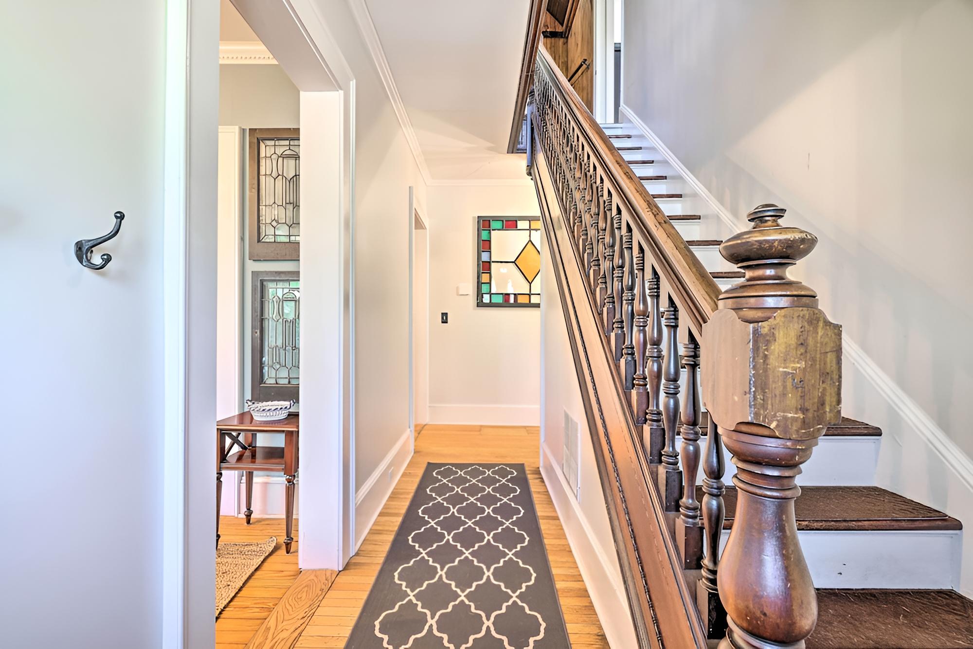 Restored Victorian Home - Walk to Downtown Hawley! view 3