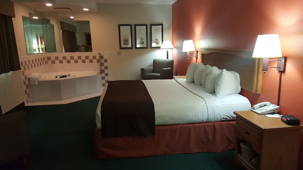 Holiday Inn Express Garden City East by IHG view 5