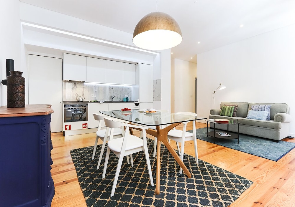 JOIVY Polished 1BR Apt, close by Avenida da Liberdade