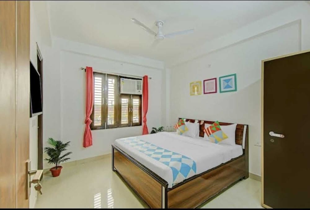 Green Orbit Hotel