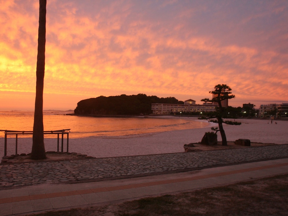 Hotel Sanrakuso