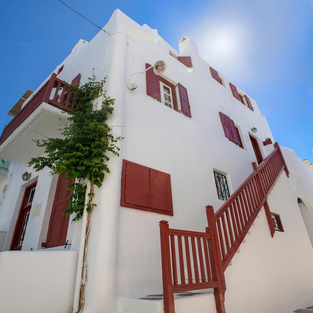 Alana Mykonos